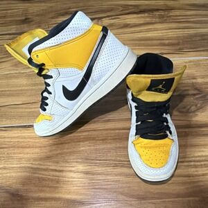 Nike Air Jordan 1 High Top Yellow White Black Leather Kids Shoe US 6